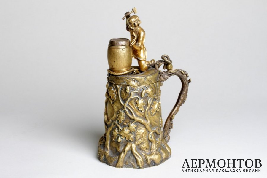 Кружка мужик-бондарь для хранения сигар. Россия,  Санкт -Петербург, 1860-е гг. Бронза