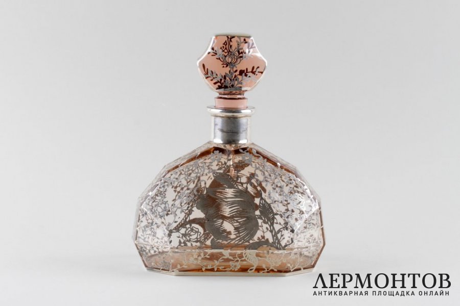 Графин из стекла цвета salmon. Серебро 925 пробы. Италия, 1935-1945 гг.
