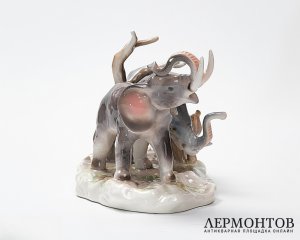 Статуэтка «Семья слонов». Фарфор, Iris, Клуж-Напока, Румыния, 1970–1980 годы