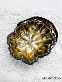 Бонбоньерка в стиле ампир. Серебро 84 пробы, Россия, 1859 год