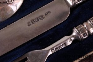 Десертный набор в футляре. Серебро 925 пробы. Англия, XIX в.