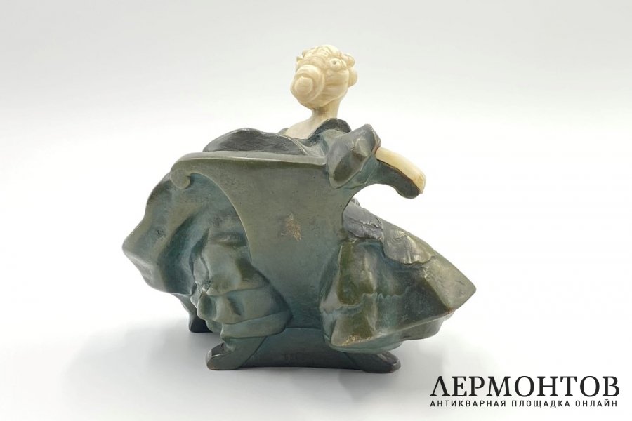 Скульптура Дама на кресле. Австрия, Вена, Goldscheider, конец 19 в. Бронза, алебастр.