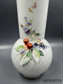Ваза «Вишни и бабочки». Фарфор, роспись, Meissen, Германия