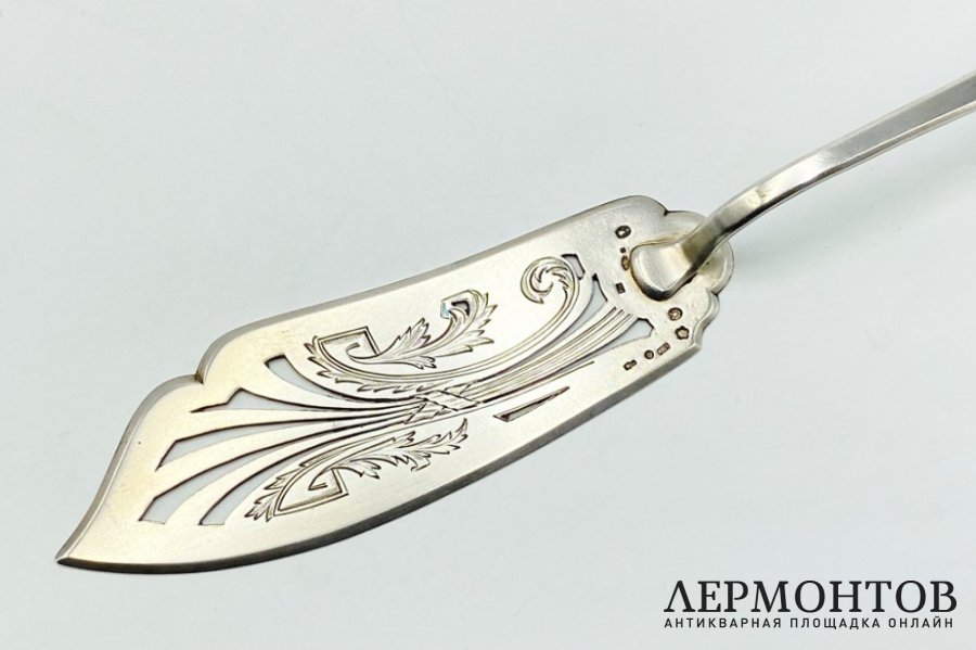 Лопатка для торта в стиле Модерн. Австрия, 1900-е гг. Серебро 800 пробы.