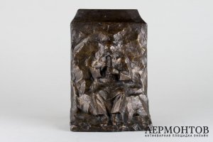 Барельеф Старик, играющий на свирели. Бронза. Россия, начало 20 века.