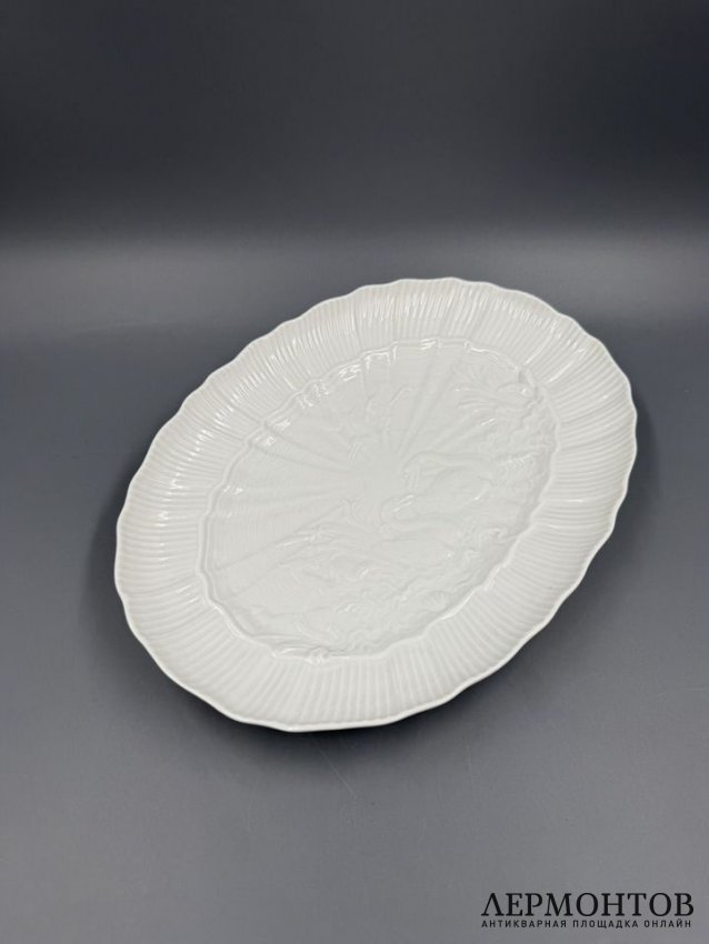 Овальное блюдо из «Лебединого сервиза», 30 × 22 см. Фарфор, Meissen, Германия