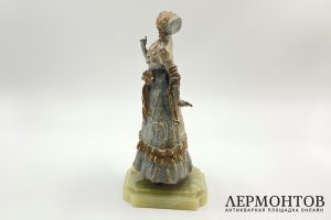 Скульптура Девушка на прогулке. Франция, Париж, 1910-1920-е гг. Бронза, кость.