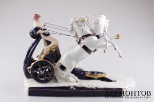 Композиция. Колесница. Фарфор, роспись. Royal Dux Bohemia, XX век.