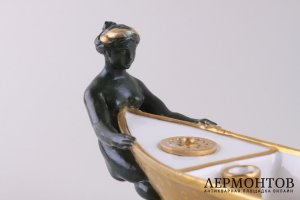 Чернильница с фигурами наяд. Россия, Императорский фарфоровый завод, первая треть 19 в. Фарфор.