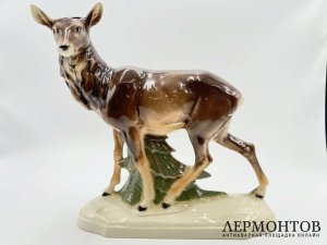 Статуэтка Олень. Германия, Sitzendorfer Porzellan, 1950-е гг. Фаянс, роспись.