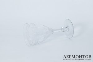 Фужеры для напитков с декором в виде колокольчиков. Франция, начало 20 в. Стекло.