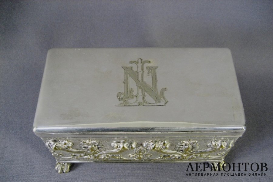 Шкатулка.  Бронза, серебрение, дерево. Европа, XIX век.