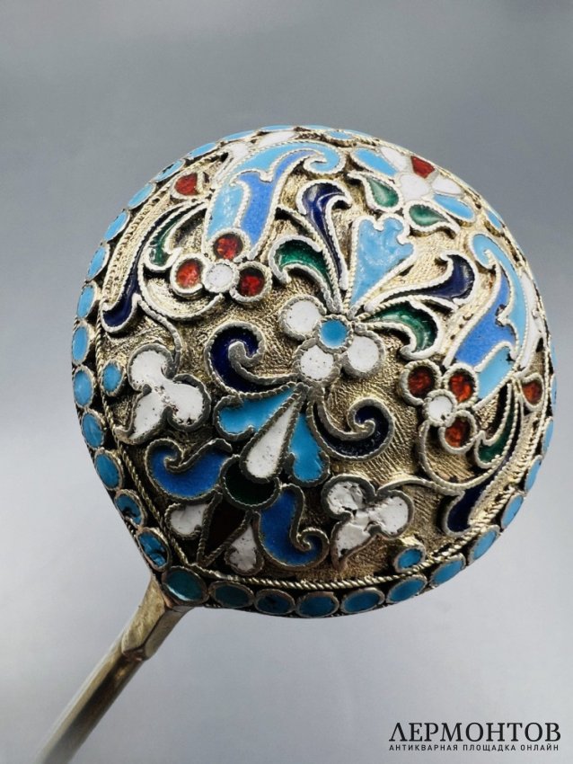 Ложка для мёда. Серебро 84 пробы, эмаль по скани, В. Андреев, Россия, 1880-е годы