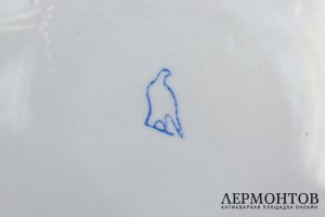 Агитационная тарелка Ленин читает газету Правда. Фарфор. СССР, Дулево, 1960е гг.