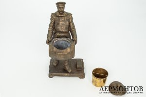 Статуэтка Разносчик пива, пепельница и гильотина для сигар. Германия, 2 пол. 20 в.
