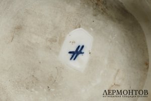 Фарфоровая композиция Часовой. Золочение. Германия, XIX век.