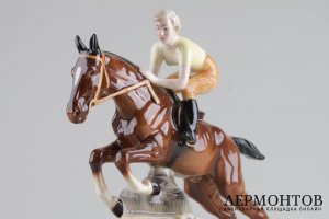 Статуэтка. Наездница. Фарфор. Хертвиг. Германия. XX в.