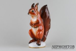 Статуэтка Белка. Фарфор, роспись.  Фабрика SCHNABEL  SON, Германия, 1924 год.