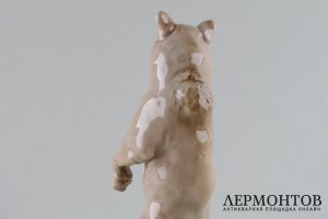 Статуэтка Бурый медведь. Фарфор.  Фабрика Meissen, Германия, Erich Hosel, сер. XX в.