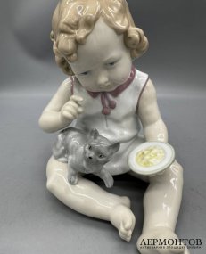Статуэтка «Девочка с кошкой». Фарфор, роспись, Grafenthal, Германия, 1985–1990 годы
