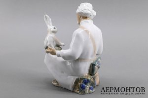Статуэтка Докор Айболит. Г. Чечулина, авторская. Фарфор, роспись. СССР, Дулево, 1976.