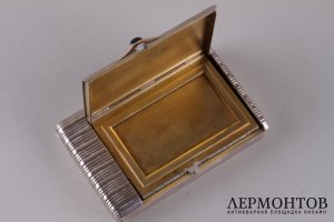 Портсигар рельефный с визитным отделом. Серебро 84, золочение. Россия, 1899-1908 гг.