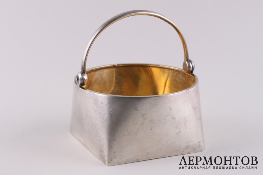 Конфетница. Сахарница. Москва, мастер Василий Андреев, 1908-1917 гг.  Серебро 84 пр.