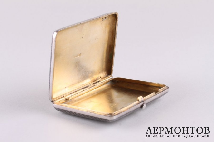 Портсигар с черневым рисунком. Серебро 84 пробы. Россия, 1888 год.