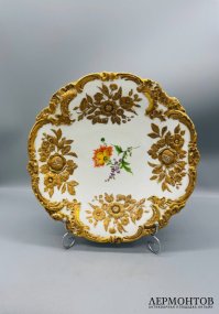 Настенное блюдо с цветами. Фарфор, лепка, роспись, Meissen, Германия, 1-я половина 20 века