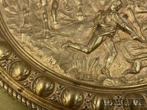 Крупная ваза с охотничьим сюжетом. Зап. Европа, 19 в. Бронза, золочение.
