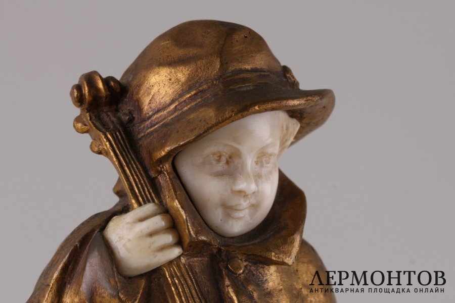 Скульптура в стиле Ар Деко Маленький скрипач. Франция, Париж, 1900-10-е гг.