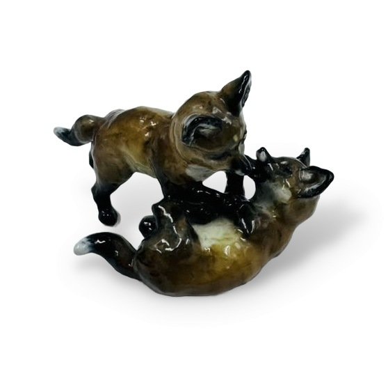 Статуэтка «Играющие лисята». Фарфор, роспись, Rosenthal, Германия, 1-я половина 20 века