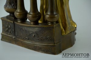Статуэтка Дама с голубями на балконе. Франция, 1900-е гг.