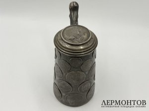 Кружка c монетами и копией медали За победу при Гангуте. Россия, 1893 год. Серебро 84