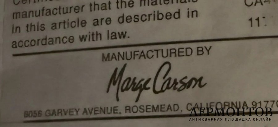 Диван в колониальном стиле. Marge Carson, США