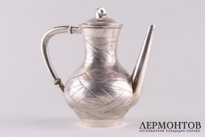 Чайник в русском стиле лоза. Серебро 84 пробы. Стефан Вякевя. Россия, 1887 год.