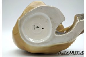 Статуэтка Сидящий медведь. Фарфор, роспись. Германия, фабрика Allach, 1936-1945