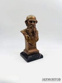 Бюст Л. Н. Толстого. Омеднённый сплав, камень, Россия, 1911–1915 годы
