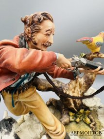 Скульптура «Охотник с собакой преследует зайца». Бисквит, роспись, Capodimonte, Италия, 2-я половина 20 века