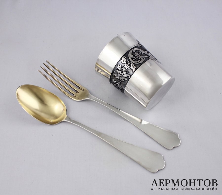 Детский сервировочный набор в футляре. Серебро 950. Франция
