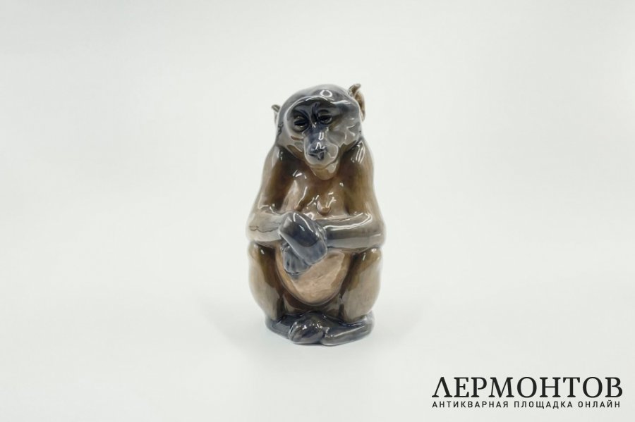 Статуэтка Обезьяна. Дания, Королевская мануфактура, 1920-1950-е гг. Фарфор, роспись.