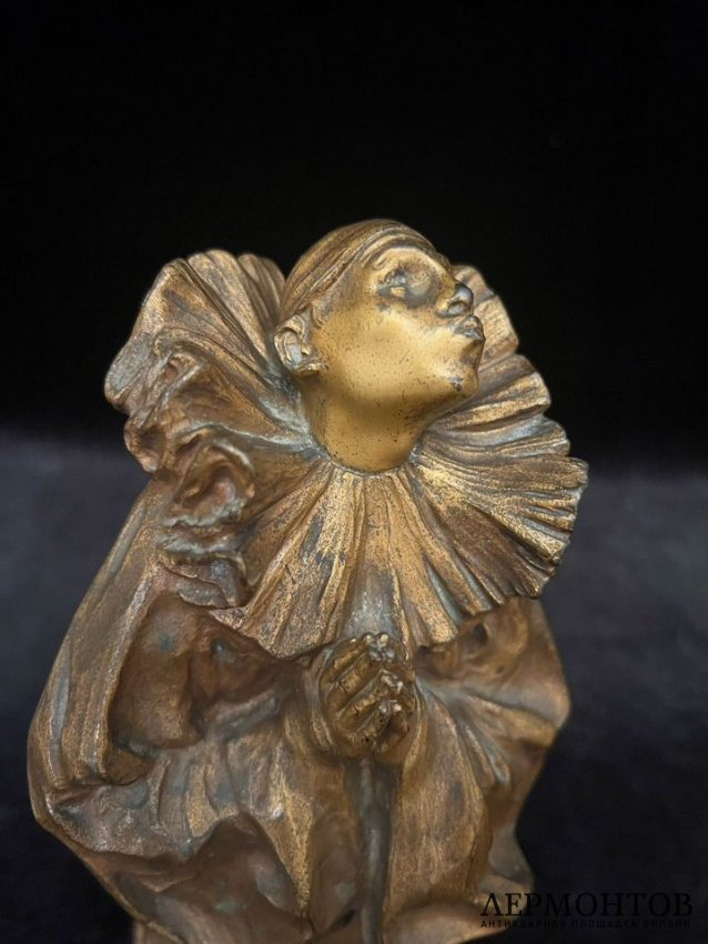Скульптура Пьеро. Франция, Lucien Alliot, 1920-30-е гг. Бронза, золотистый лак.