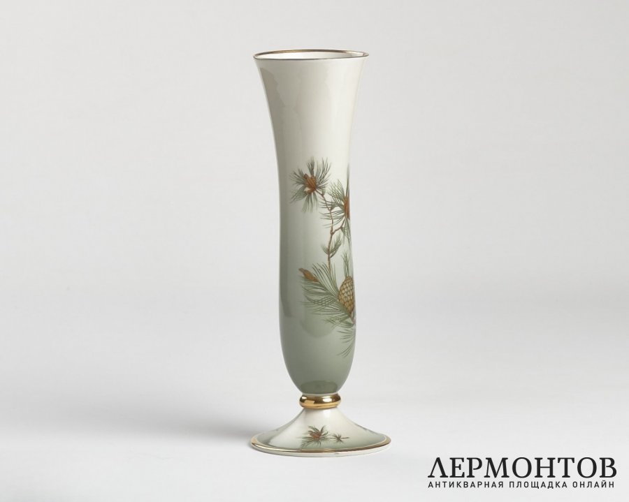 Ваза «Сосновая ветка». Фарфор, Rosenthal, Германия, 1940 год