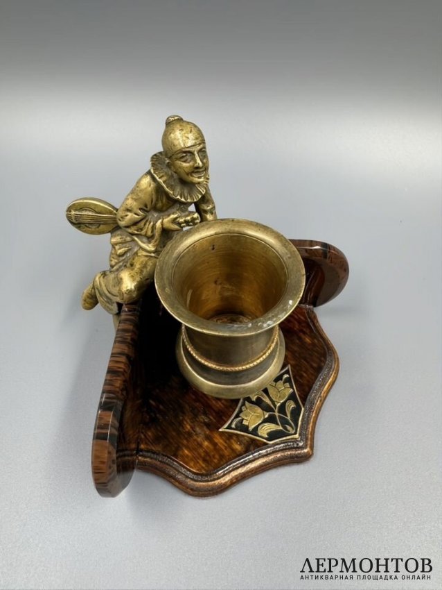 Подставка для мелочей с фигурой Пьеро. Бронза, дерево, Западная Европа, начало 20 века