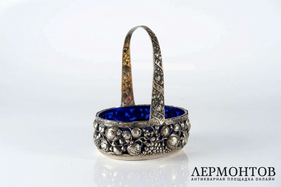 Вазочка-конфетница. Серебро 800 пробы, кобальтовое стекло. Европа, XIX век. 