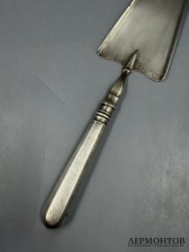 Лопатка для торта. Серебро 84 пробы, фабрика А. Любавина, Россия, 1908–1917 годы