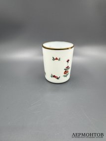 Стакан с цветочным декором. Молочное стекло, роспись, Франция, 19 век