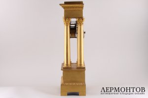 Часы в виде портика в стиле Ампир. Франция, Париж, 1 половина 19 в. Бронза, литье.