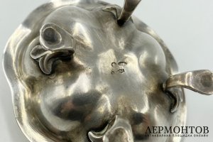 Солонка с ручкой. Россия, 1 половина 19 века. Серебро 84 пробы.