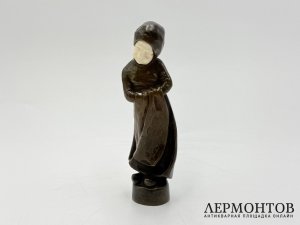 Статуэтка Девочка в ст. Модерн. Австрия, П. Терещук, 1900-е гг. Бронза, кость.